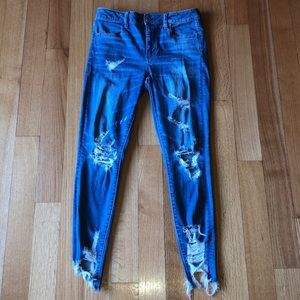 💙High-Rise Ripped Jeans